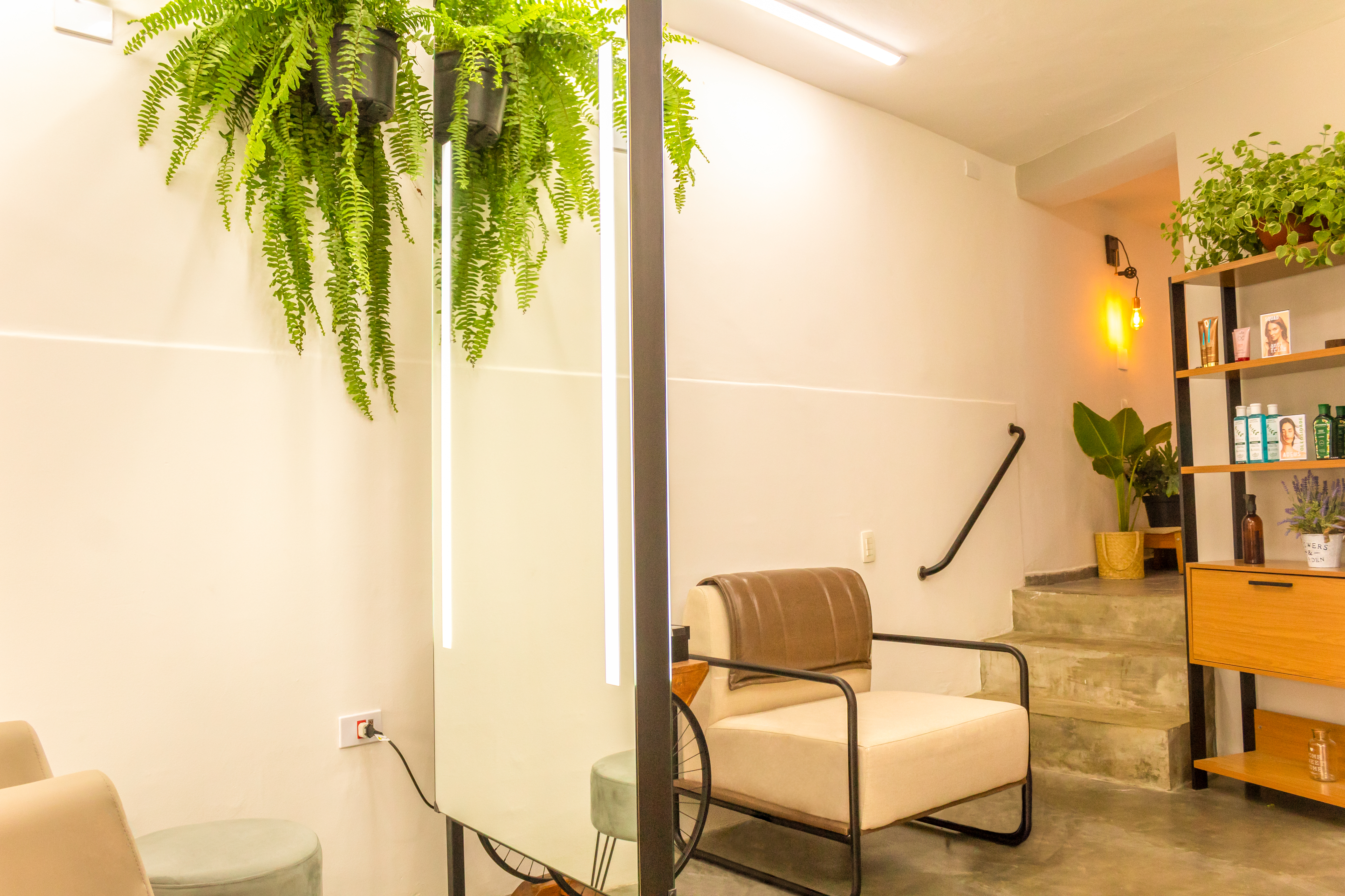 Ambiente e trabalho do Âme Hair Care